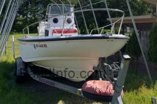 Boston Whaler Outrage 20 tekniske specifikationer og anmeldelser